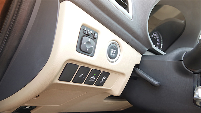 Mitsubishi Montero Sport interior