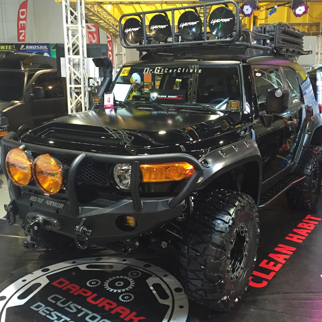 Toyota FJ Cruiser at 2015 Manila Auto Salon
