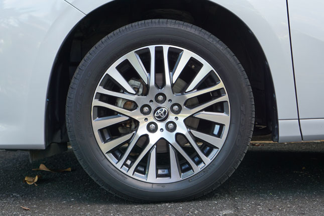 Toyota Alphard Toyota Alphard