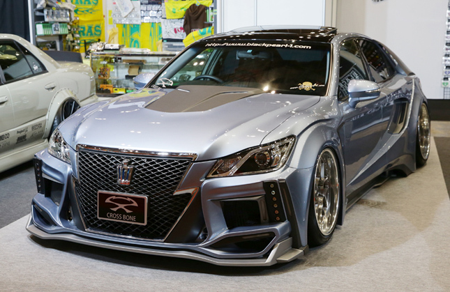 Hyper Crown Cross Bone