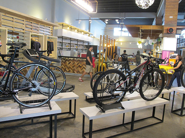 Maximus Athlete's Shop Cafe