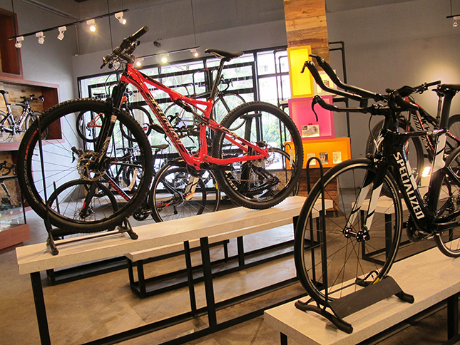 Maximus Athlete's Shop Cafe