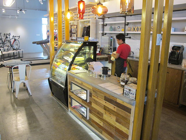 Maximus Athlete's Shop Cafe