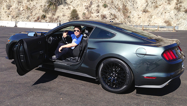 "Car love" photo contest