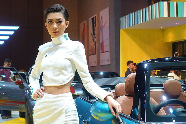 Bangkok International Motor Show girls