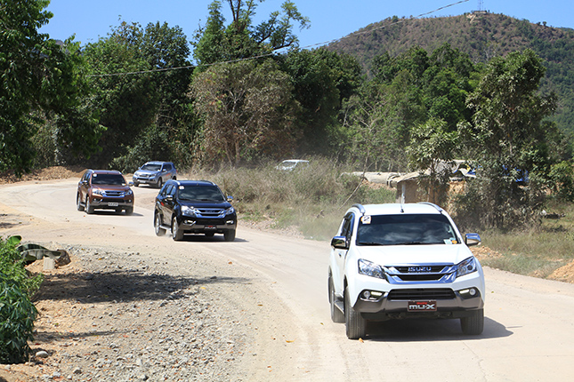 Isuzu MU-X in Palawan