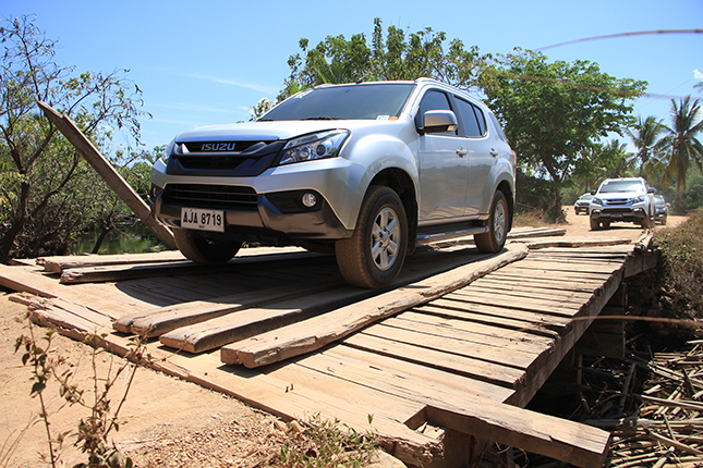 Isuzu MU-X in Palawan