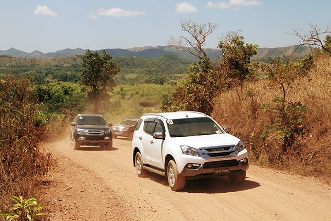 Isuzu MU-X in Palawan