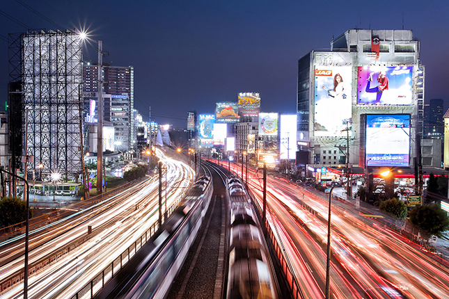 Long-exposure photos of Metro Manila traffic