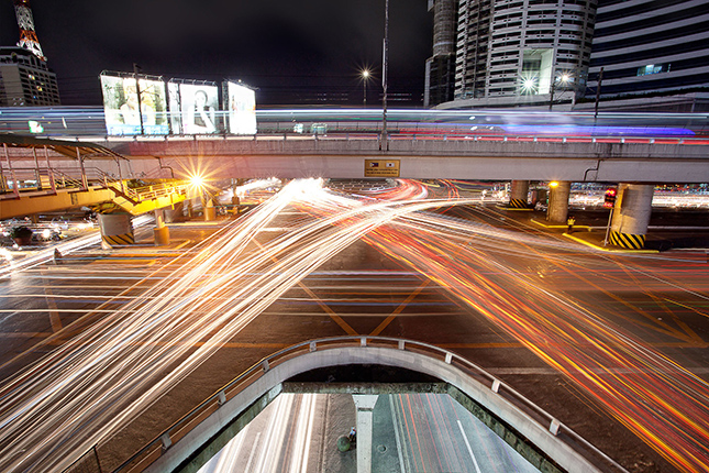 Long-exposure photos of Metro Manila traffic