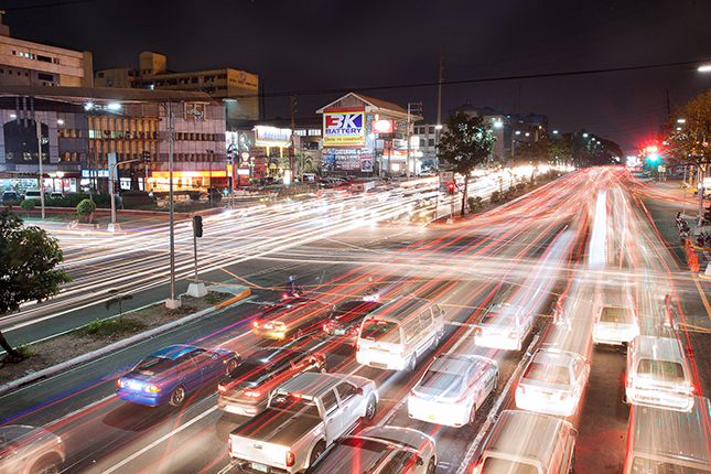 Long-exposure photos of Metro Manila traffic