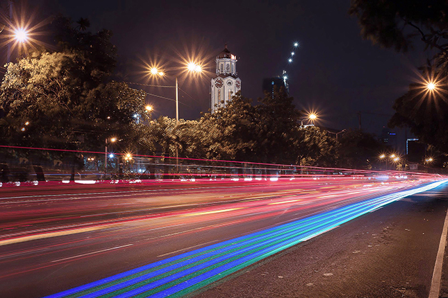 Long-exposure photos of Metro Manila traffic