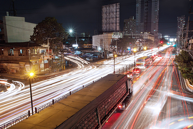 Long-exposure photos of Metro Manila traffic