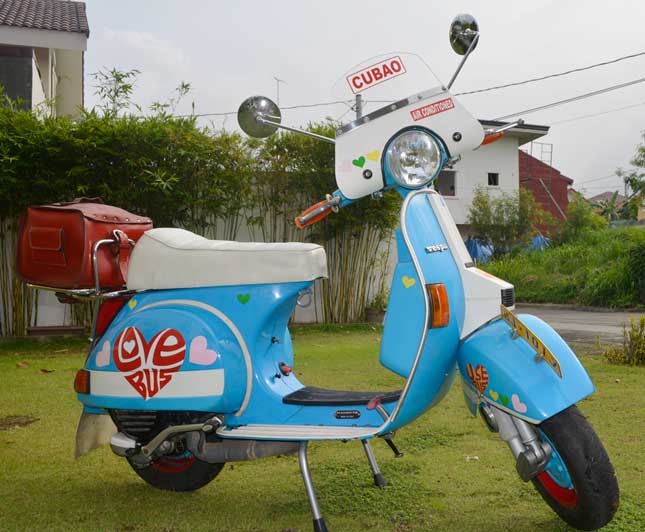 Love Bus Vespa